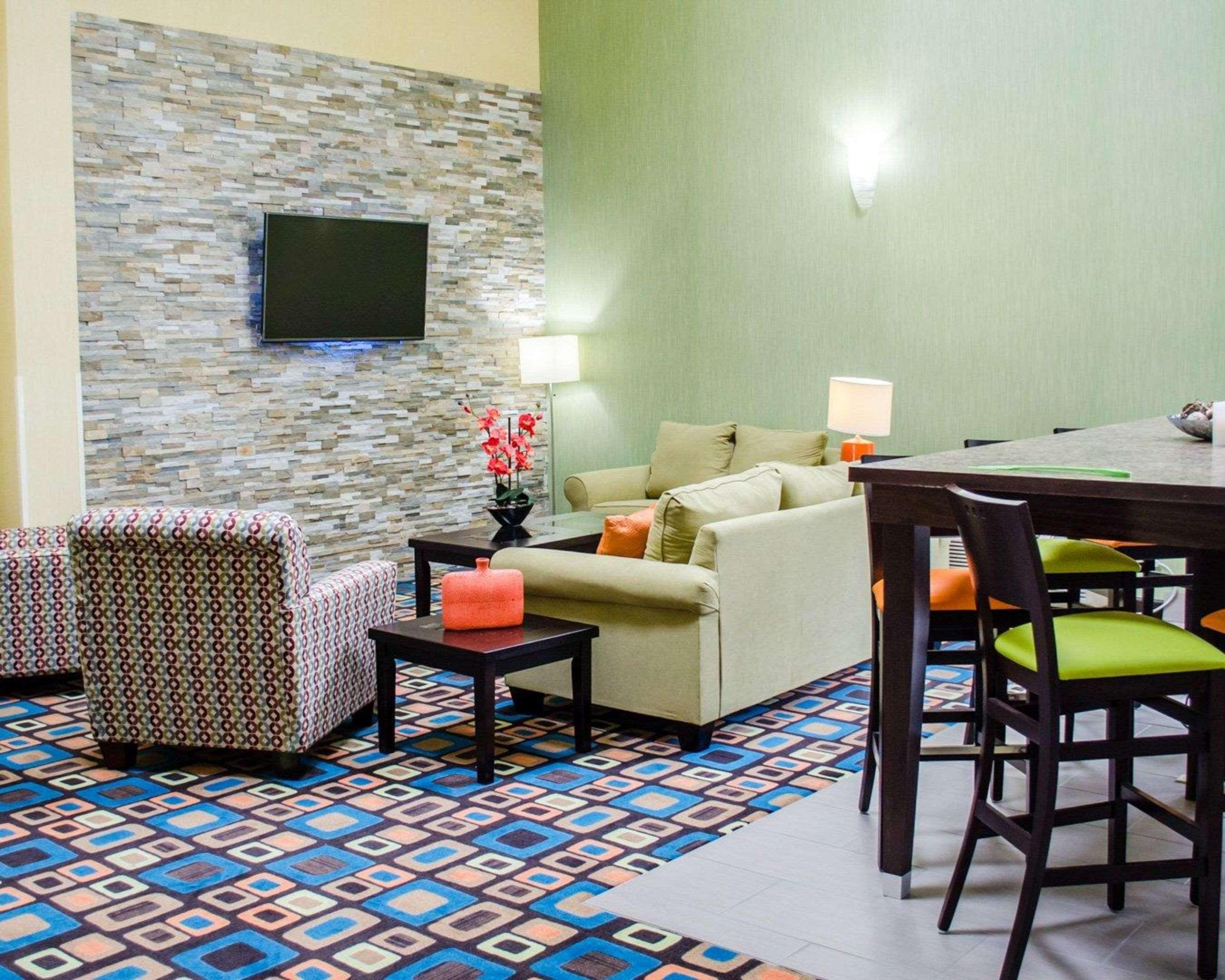 Quality Inn & Suites Medina - Akron West Exterior photo